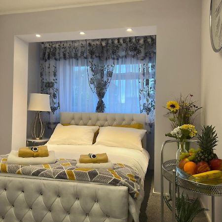 Apartment Luxe Free Wifi, Free Parking, Free Netflix Friern Barnet Экстерьер фото